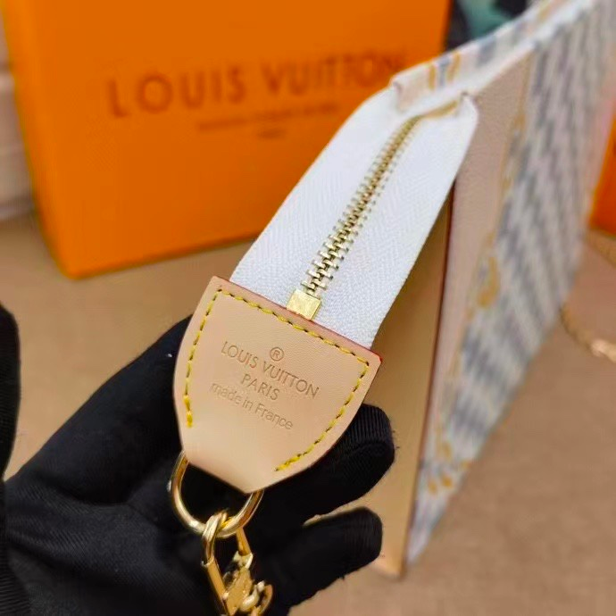 Louis Vuitton Toiletry Pouch On Chain 25Cm Damier Azur N40469