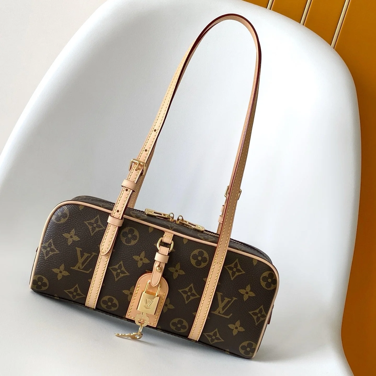 LV Hang On Handbag 26cm Brown Monogram Canvas GHW