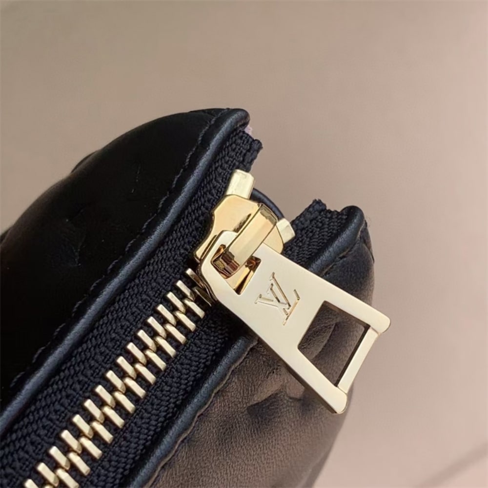 Louis Vuitton Coussin PM Black 26Cm M21260