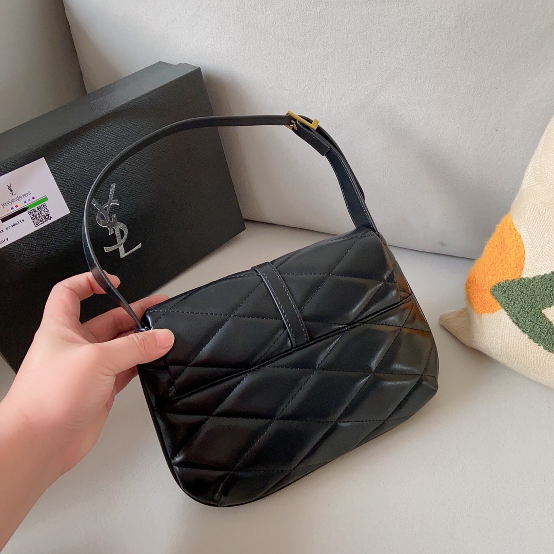 Saint Laurent Le 57 Hobo Bag In Quilted