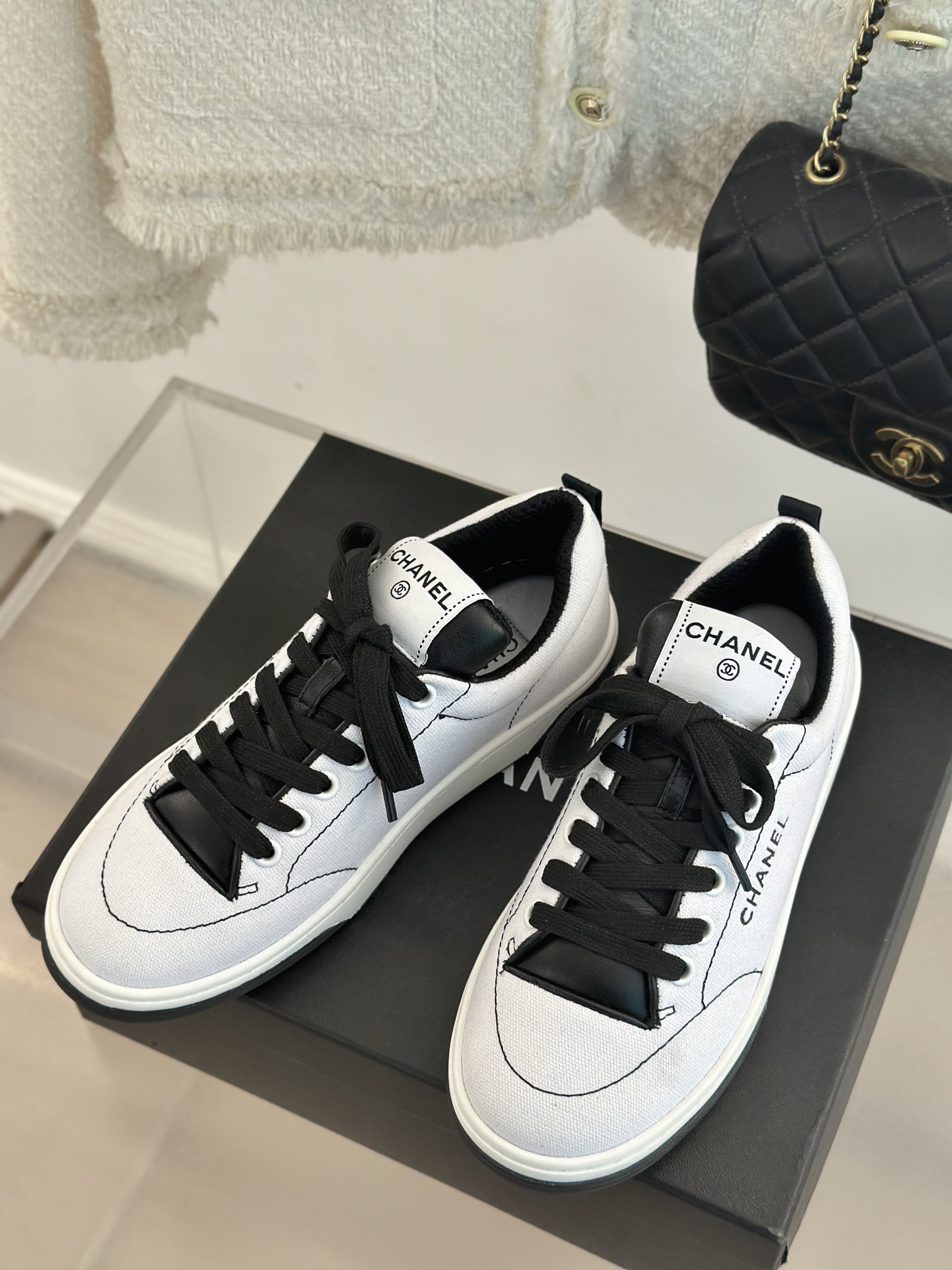 CHANEL Casual Cruise 2024/25 Sneakers