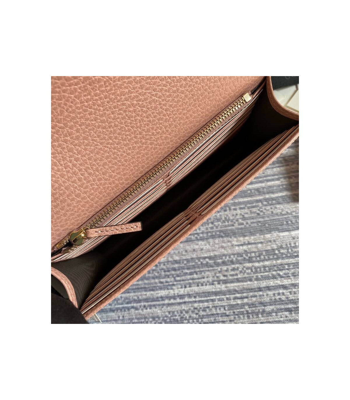 Gucci GG Interlocking Wallet On Chain Pink