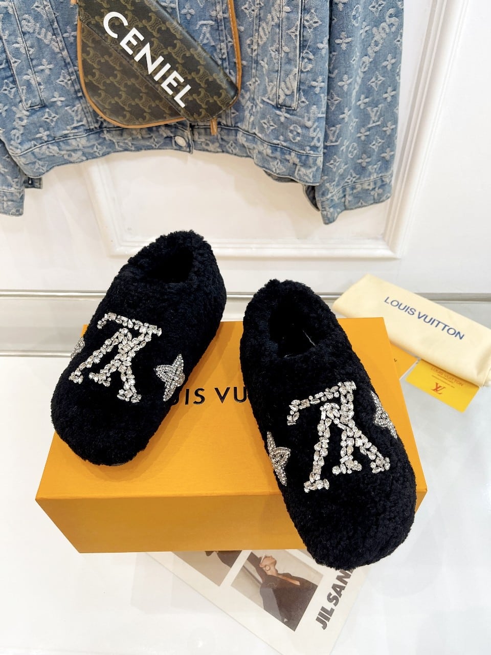 Louis Vuitton Shearling Uggs Slippers Black