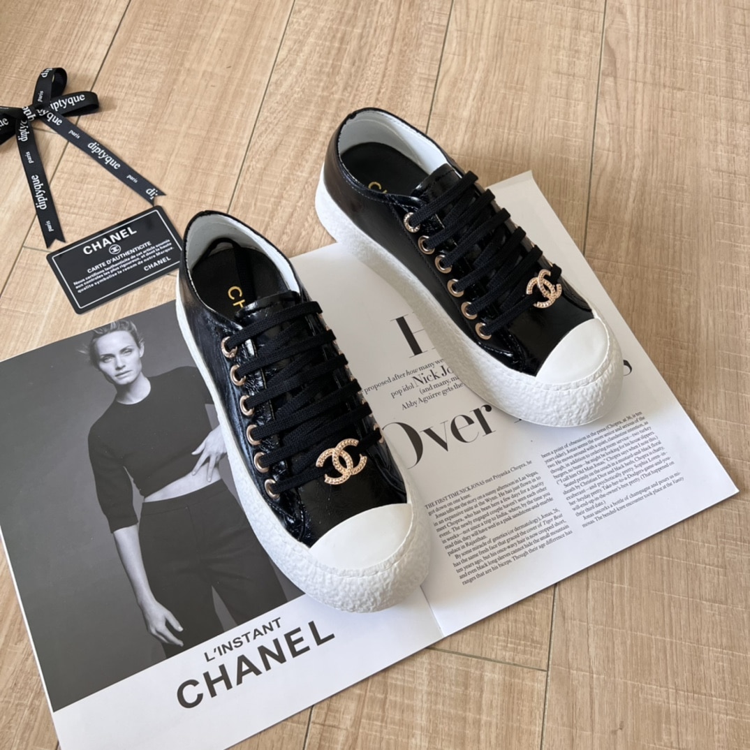 Chanel Women’S Sneakers Cc Trainers In Black