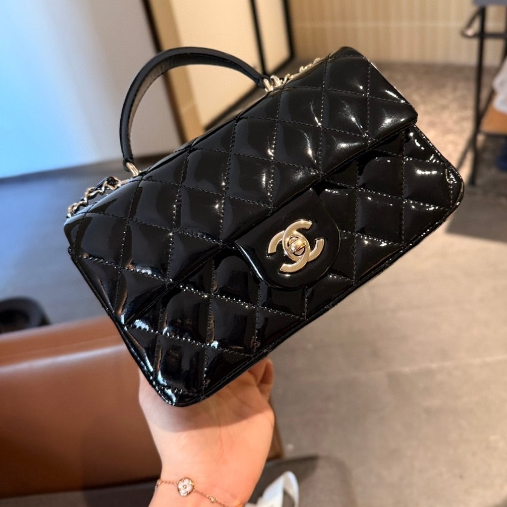 Chanel Classic Mini Bag In Shiny Leather With Handle Black 20Cm