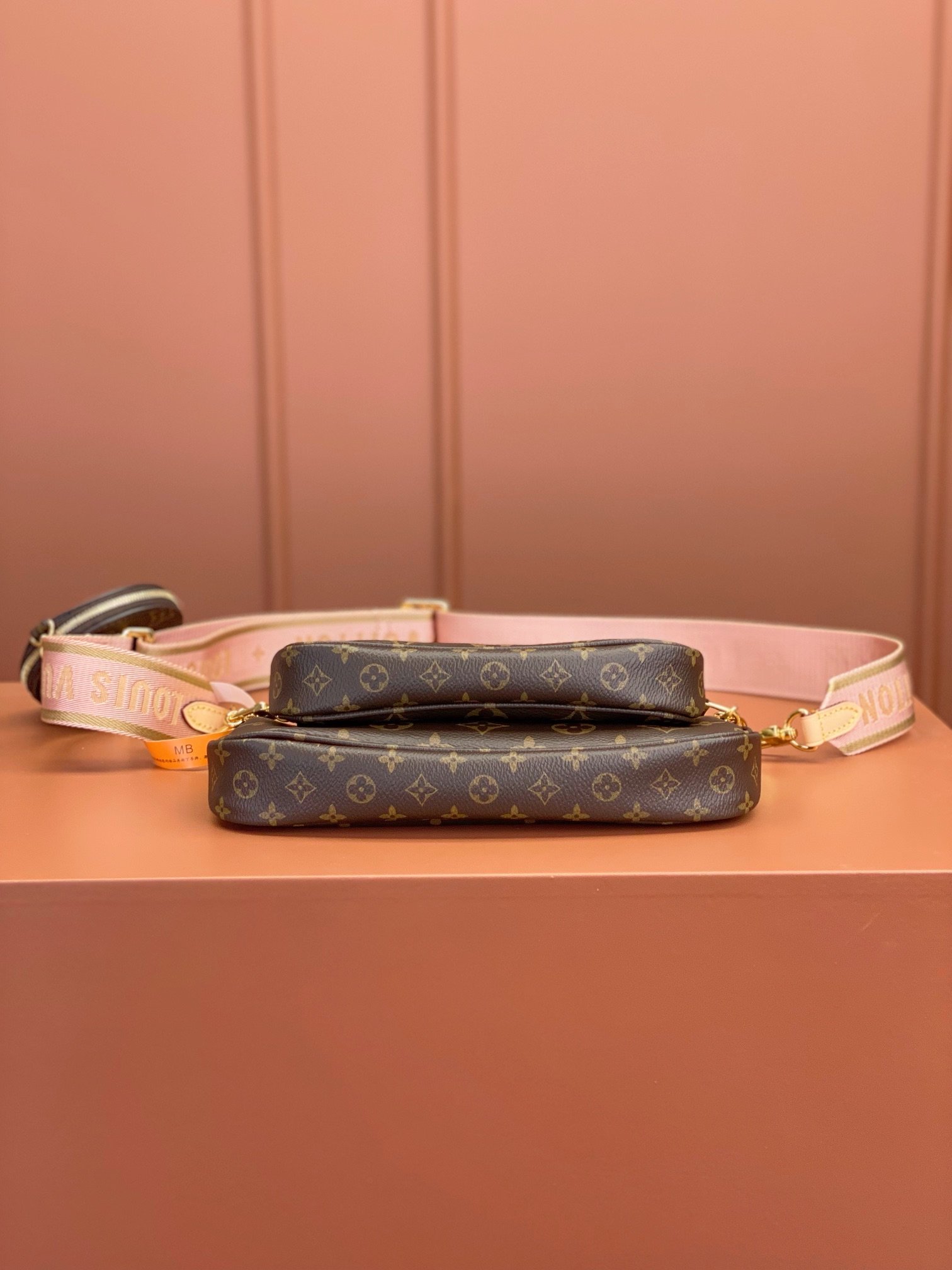 Louis Vuitton Multi Pochette Accessoires Pink 24Cm M44840