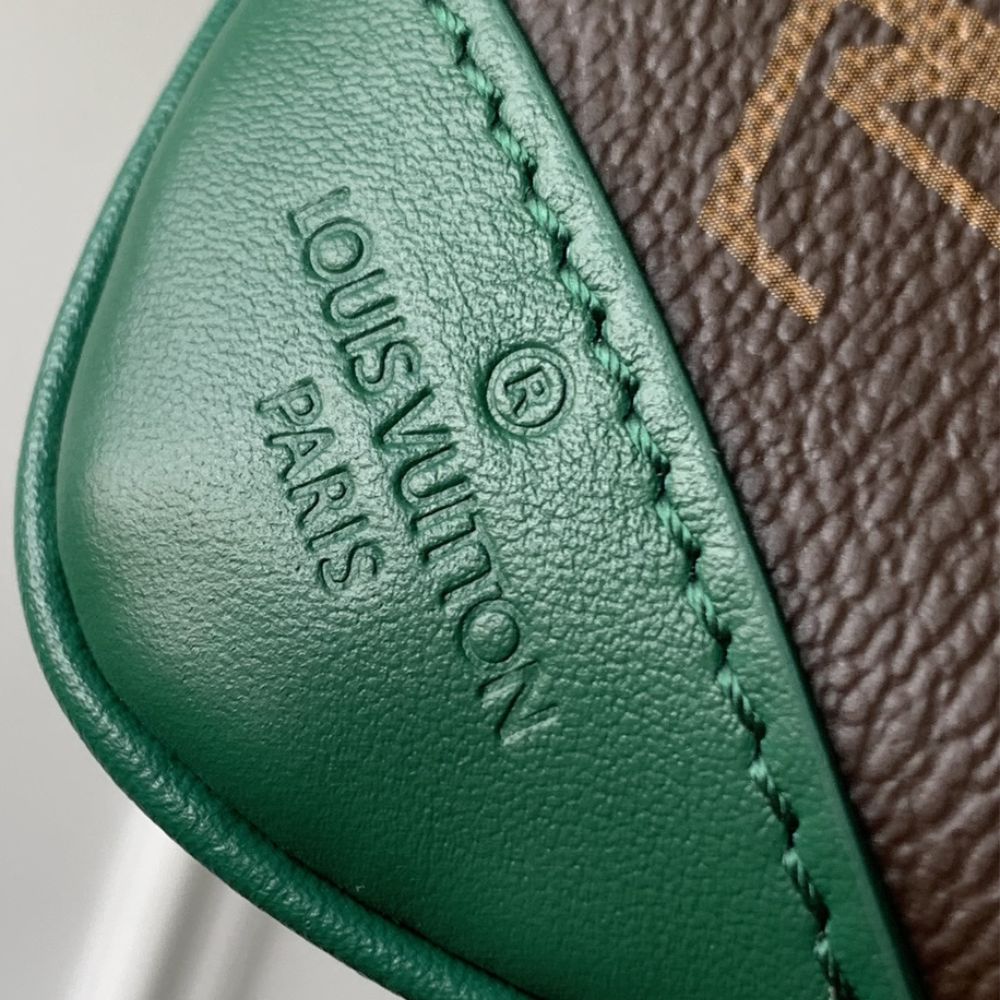 Louis Vuitton Trio Messenger Bag Green 25Cm M12766