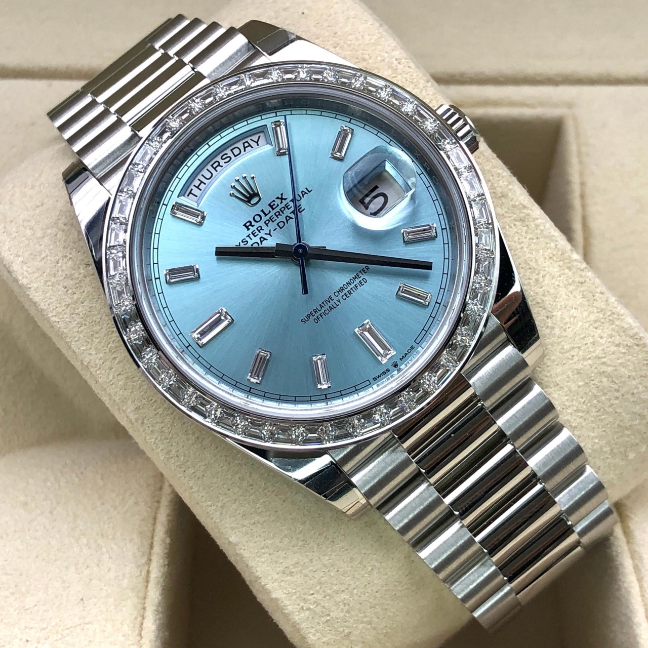【Super Clone】RLX Day-Date 40mm 228396TBR-0002 Ice Blue Diamonds Dial