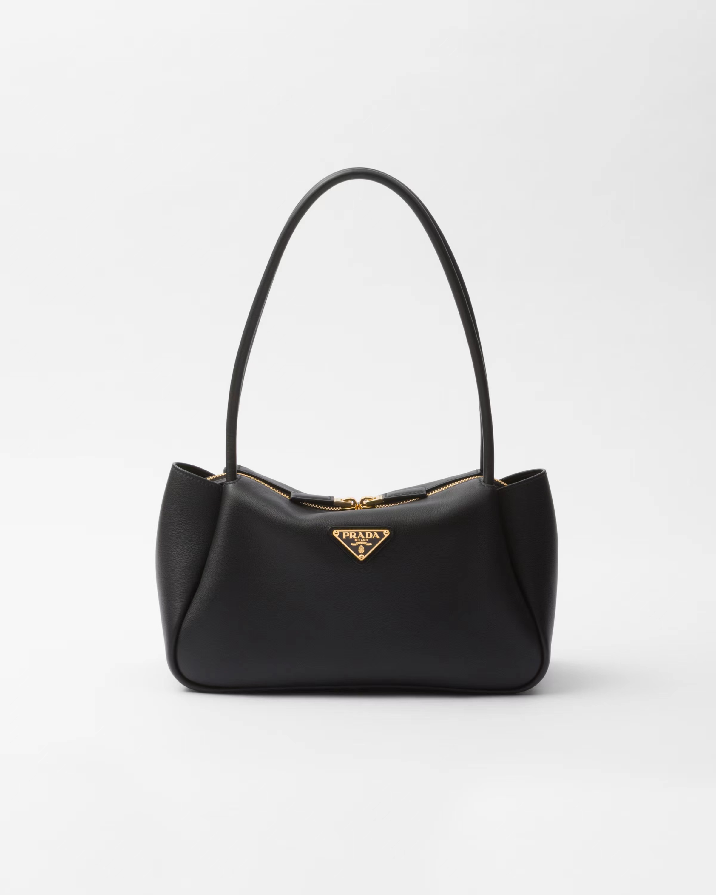 Medium leather handbag