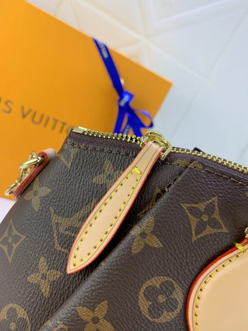 Louis Vuitton Rivoli Pm M44543