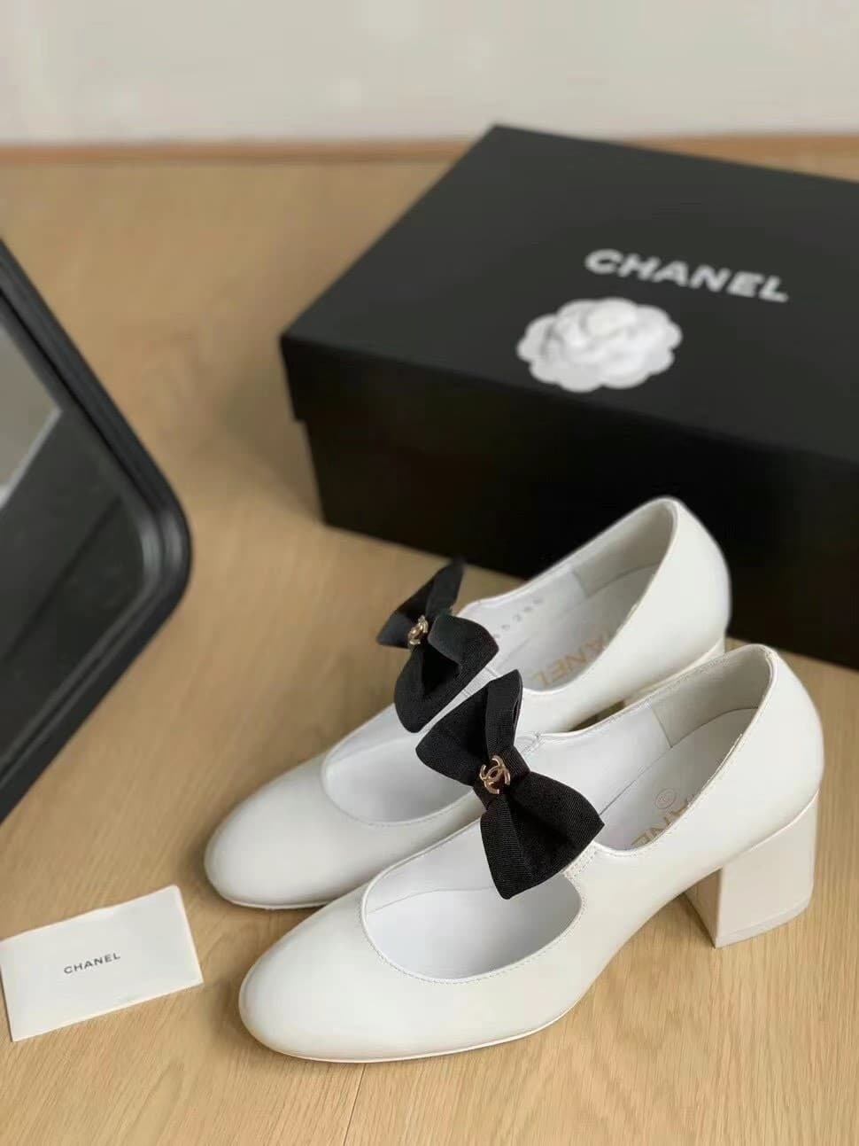 Chanel Mary Janes White And Black G45356 B15113 Nt688