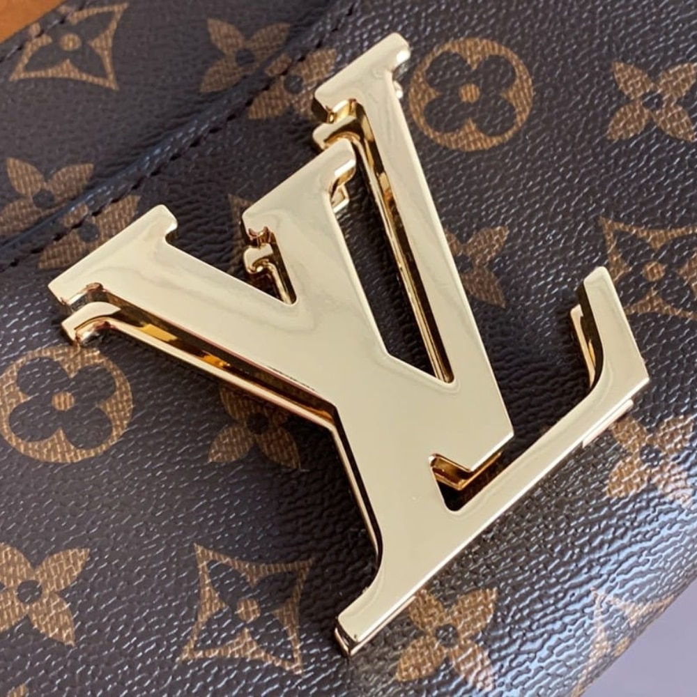 Louis Vuitton Pochette Louise Chain Monogram Canvas Brown 23cm