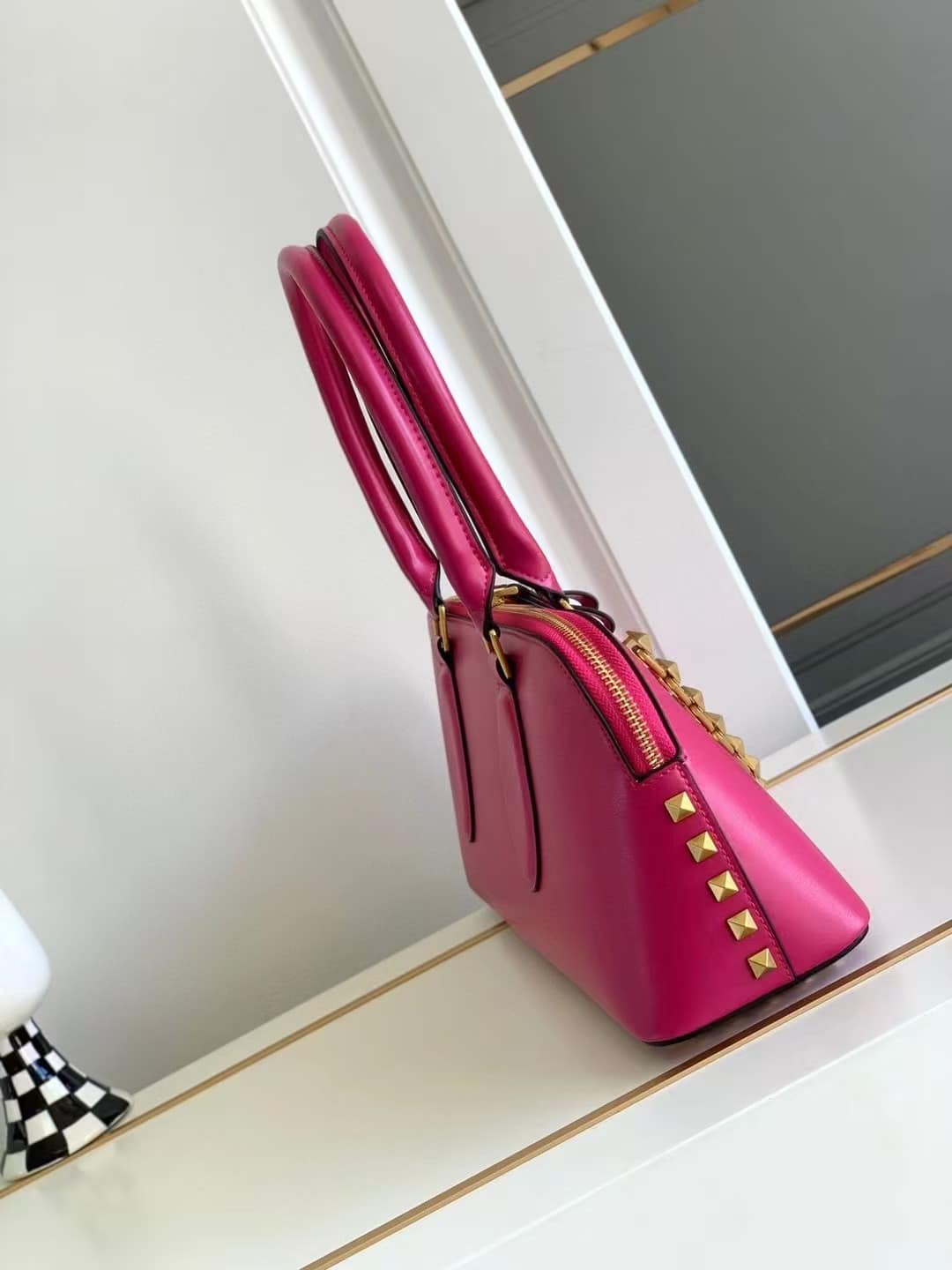 Valentino Garavani Rockstud East-West Zip-Up Tote Bag Pink 34Cm