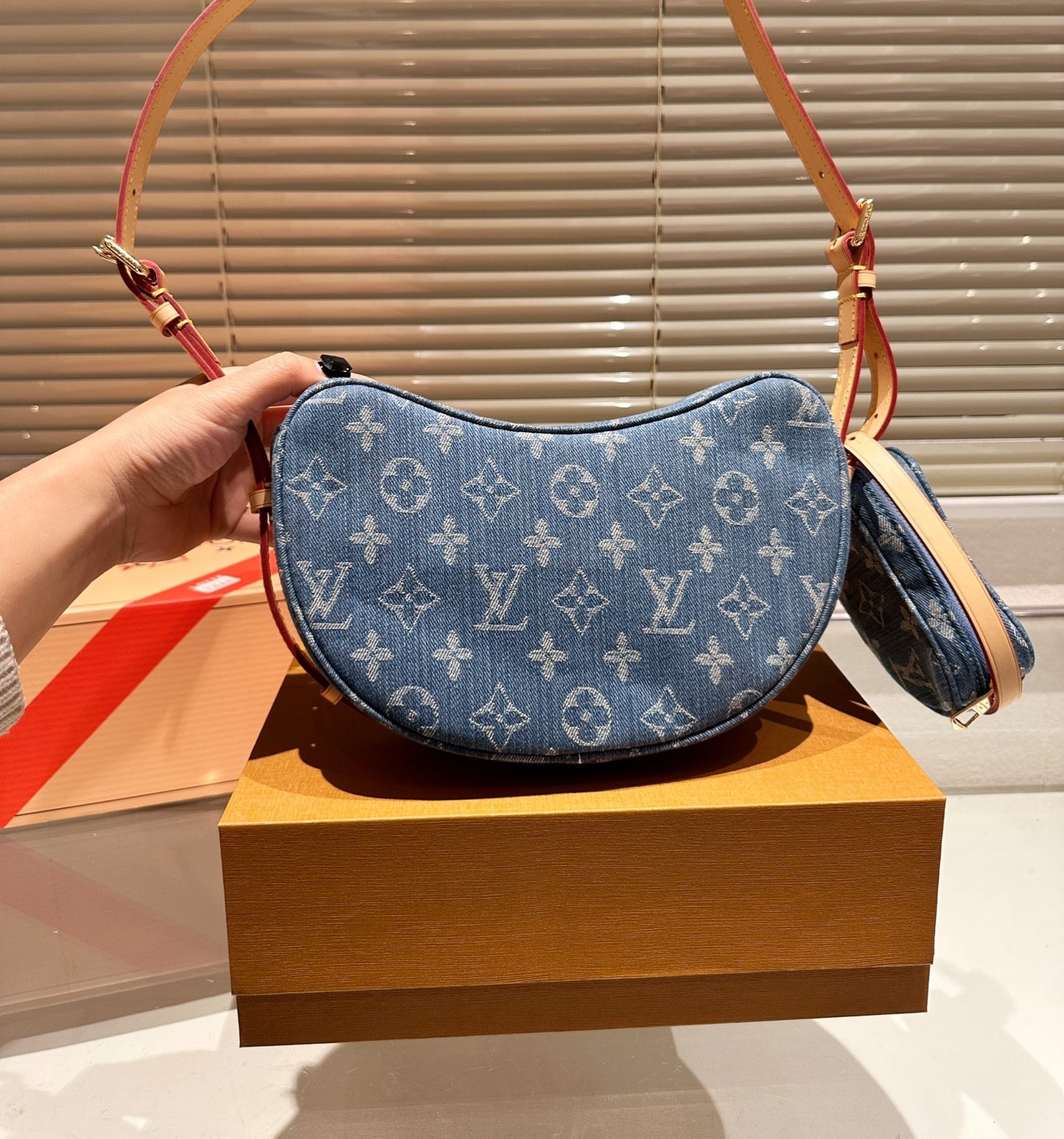 Louis Vuitton Croissant Mm Monogram Denim 25Cm M46856