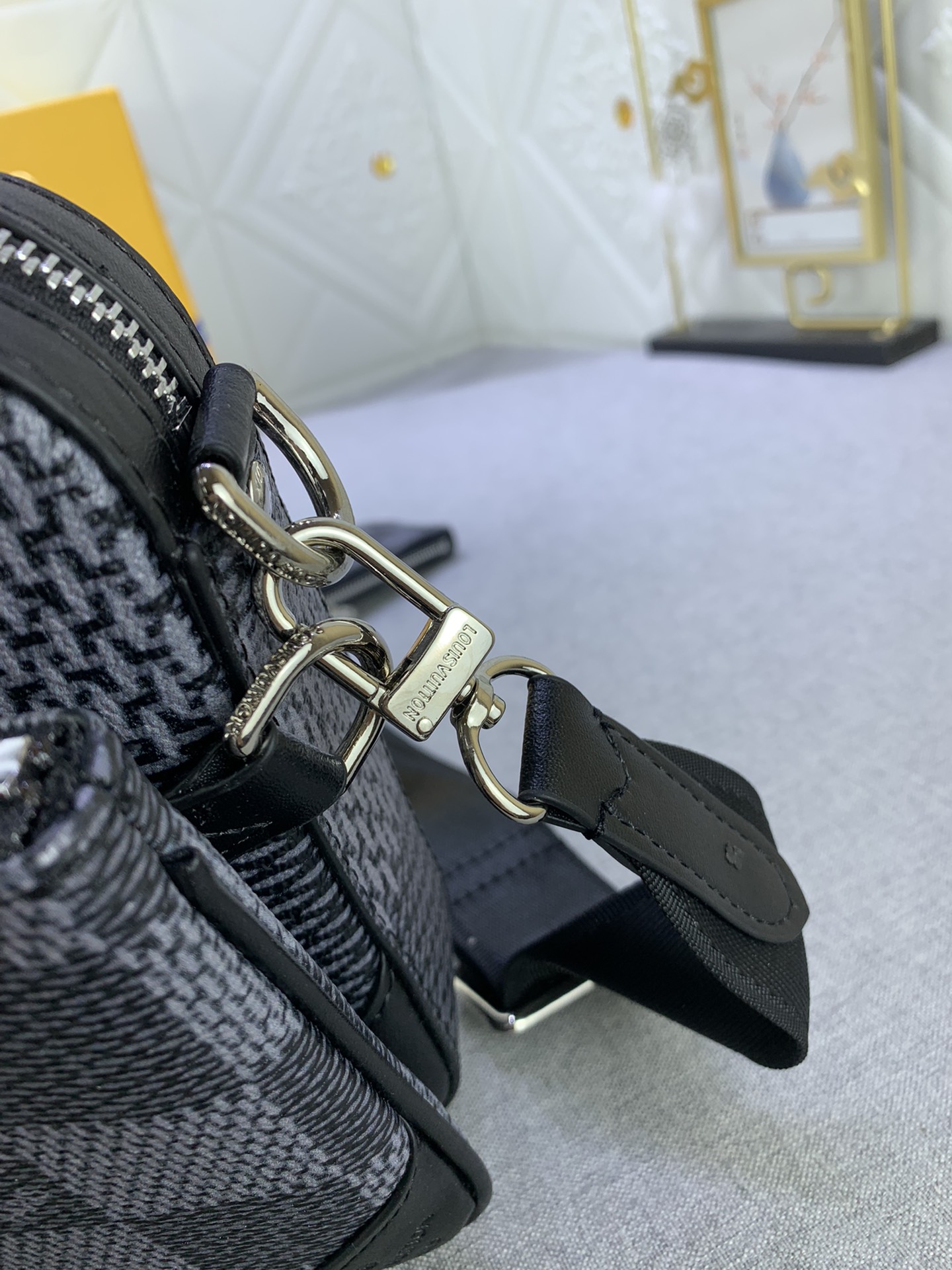 Louis Vuitton Trio Messenger Bag Damier Canvas Black 25Cm N50017