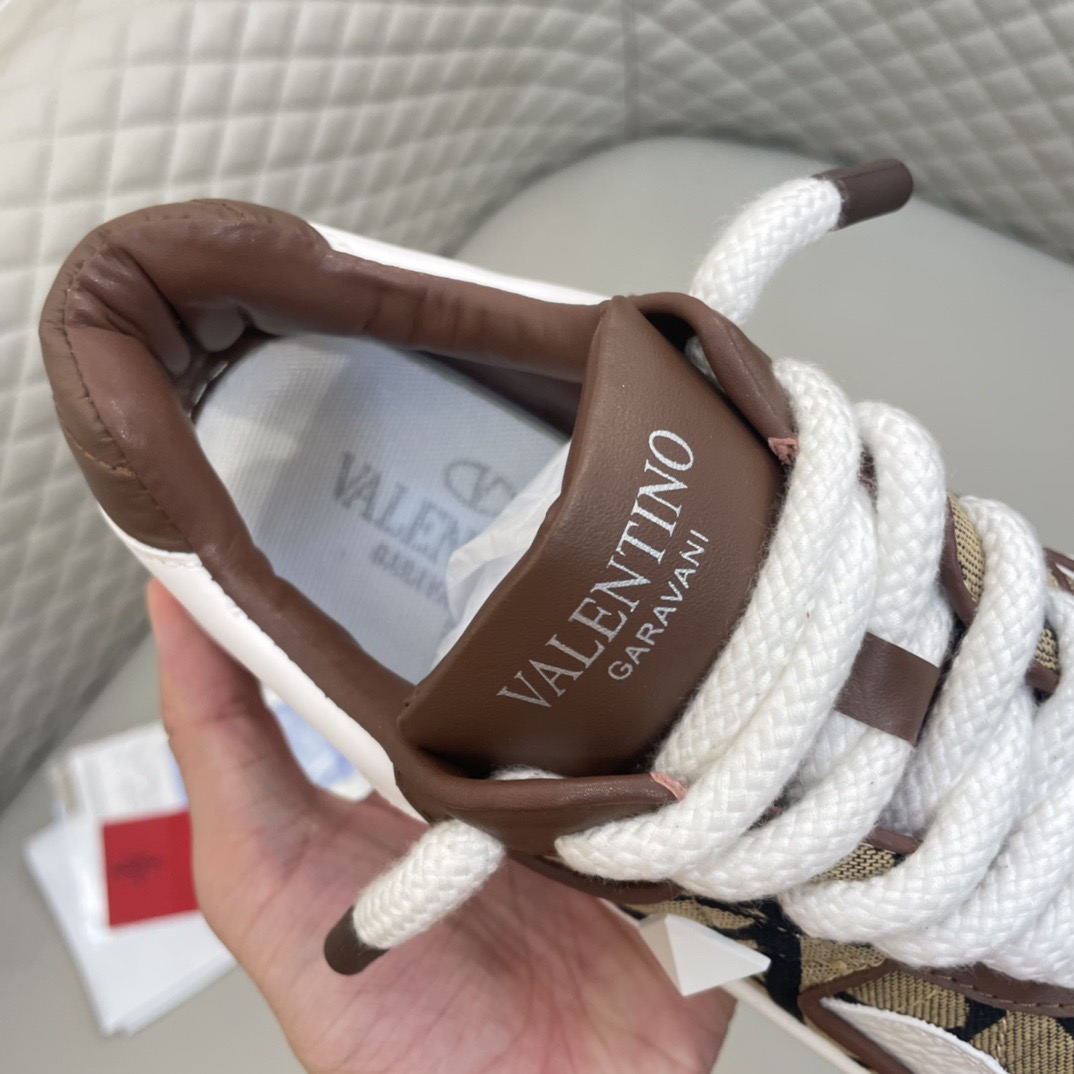 VALENTINO ONE STUD XL LOW-TOP SNEAKER IN NAPPA LEATHER AND TOILE ICONOGRAPHE FABRIC