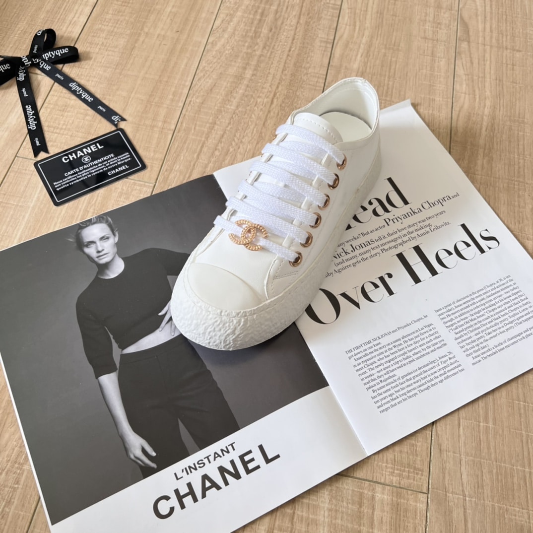 Chanel Women’S Sneakers Cc Trainers In White