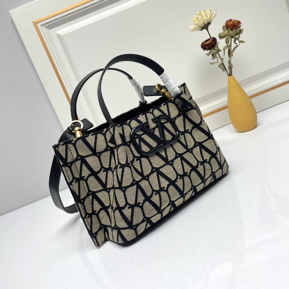 Valentino Garavani Medium Toile Iconographe Handbag Black 25Cm
