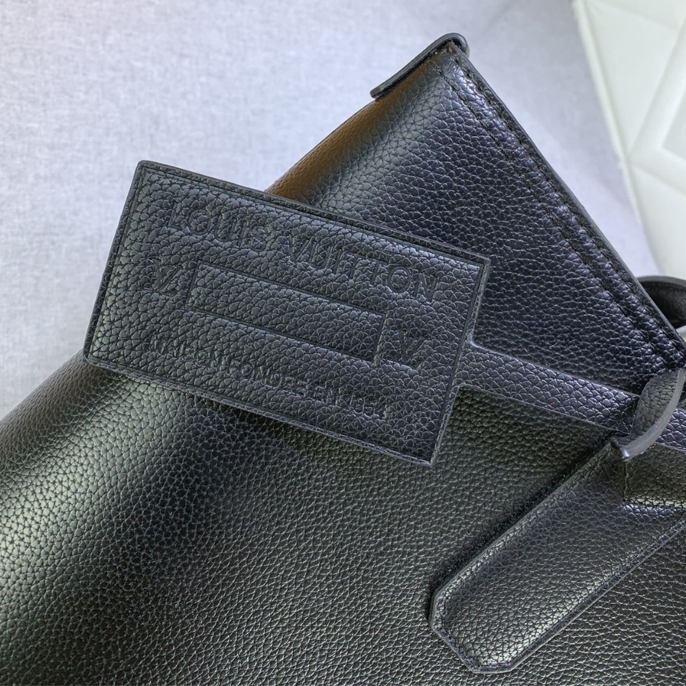 Louis Vuitton Pilot Tote Cowhide Leather Black 40Cm M24771