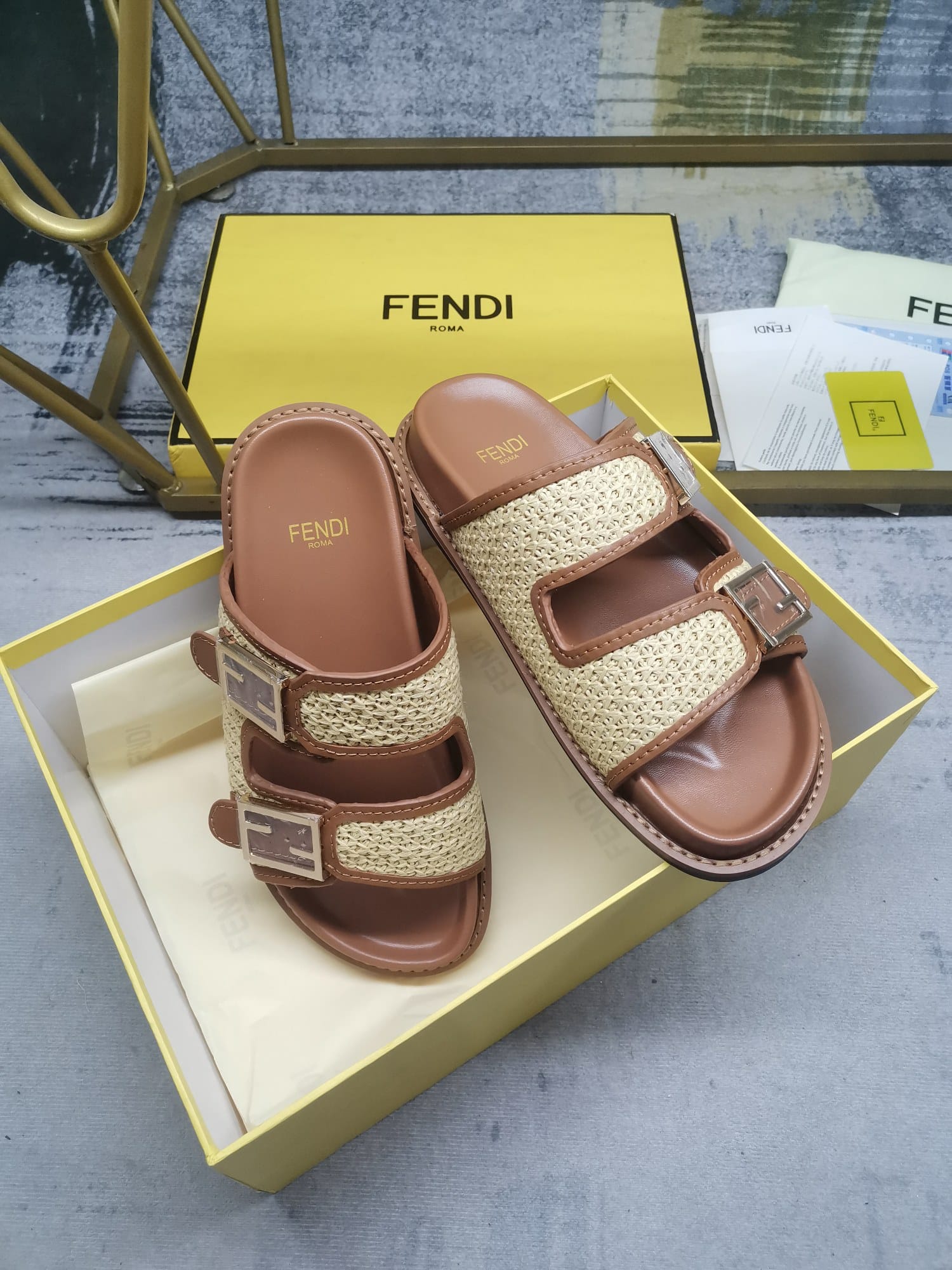Fendi Feel Leather Sandals Brown 8X8326Ao0Df1Lr0