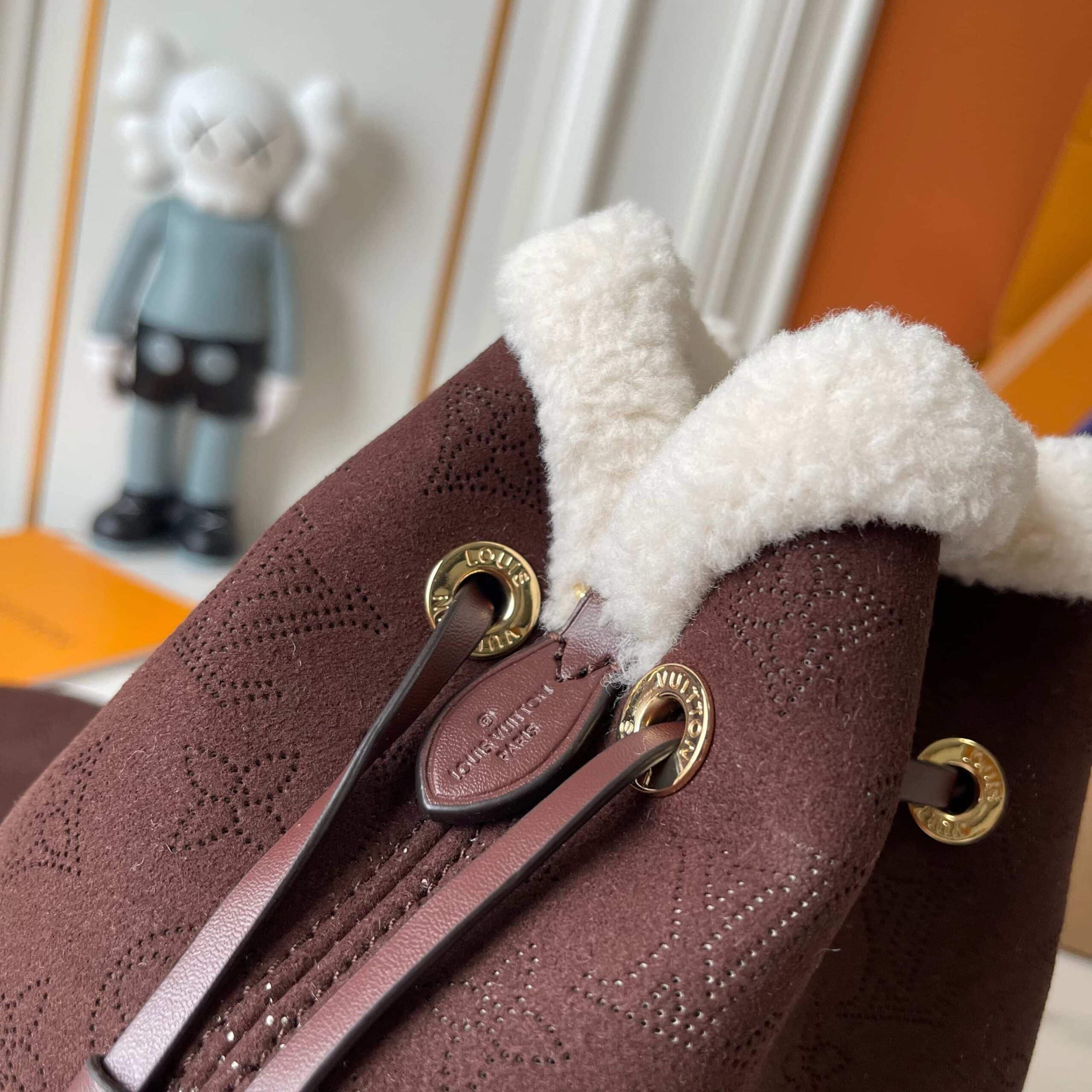 Louis Vuitton Bella Chocolate 22Cm M26684