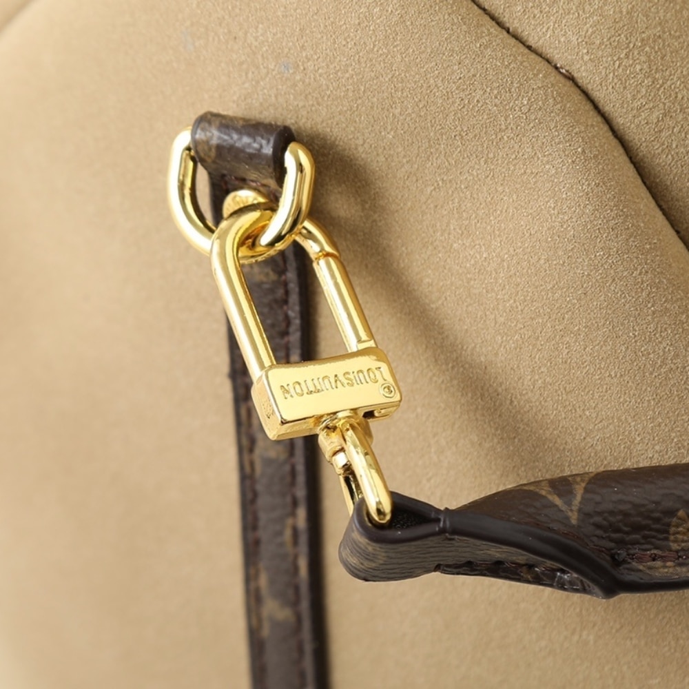Louis Vuitton GM Express Travel Hazelnut 45Cm M26451