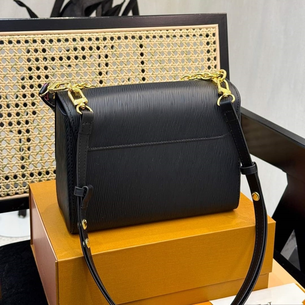 Louis Vuitton X Takashi Murakami Lv Twist MM Slim Bag Black 23cm M13243
