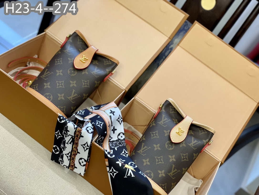 Louis Vuitton Fold Me Pouch Beige 19Cm M80874