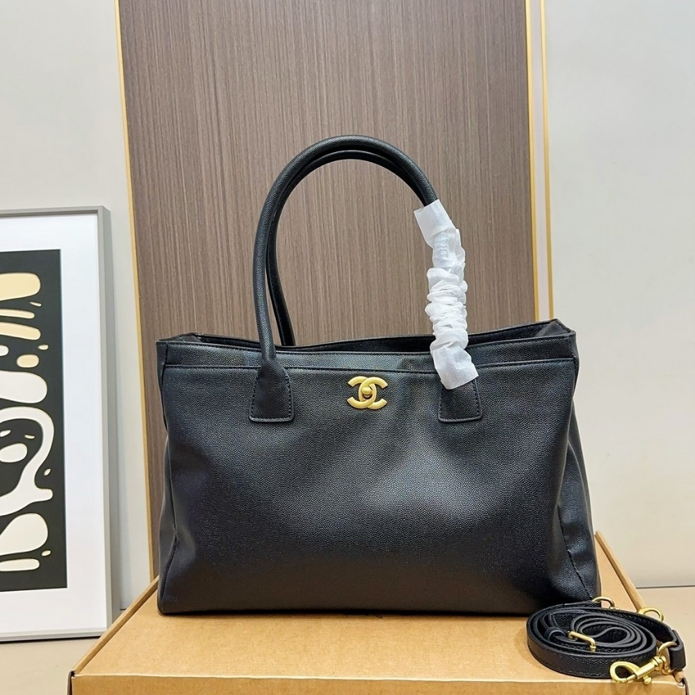 Chanel Executive Cerf Tote Gold Tone In Black Leather 36Cm