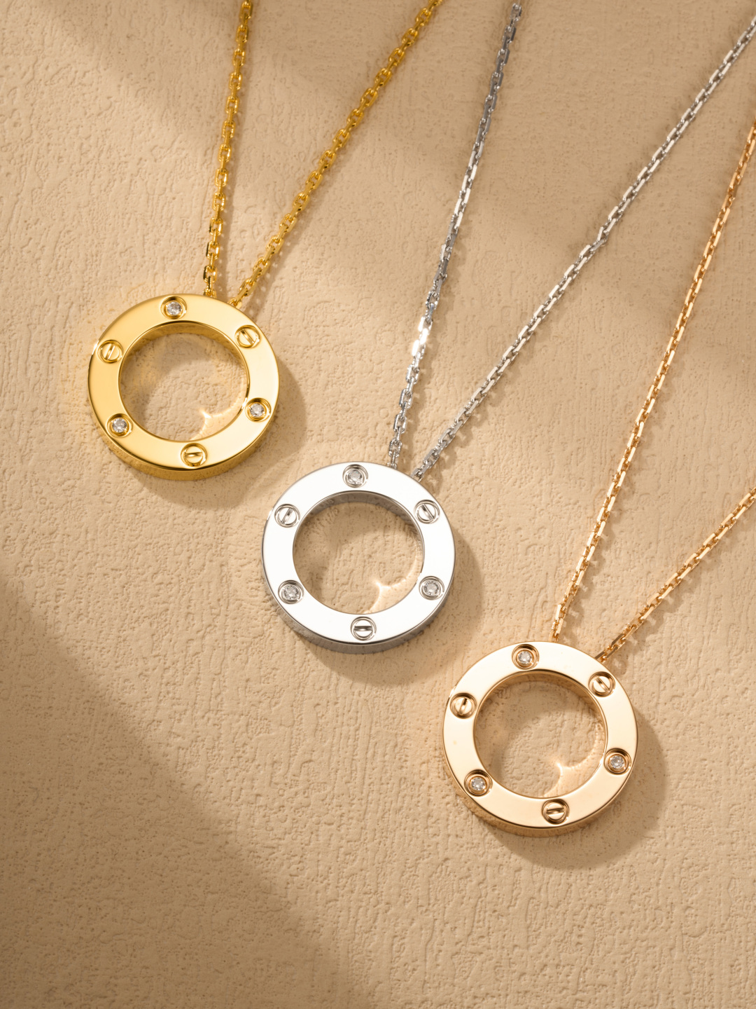 【Cartier】LOVE Three-Diamond Necklace