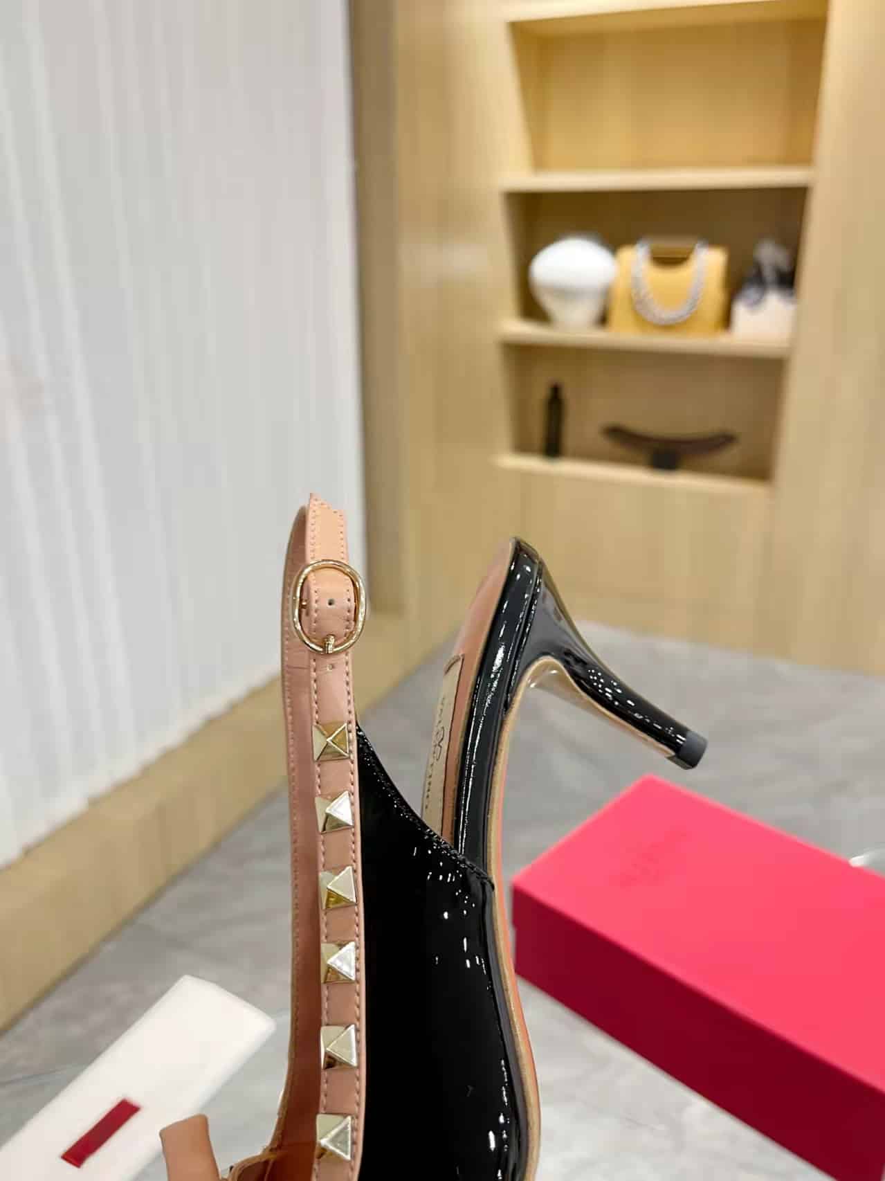 Valentino Rockstud Bow Slingback Pump In Patent Leather With Matching Studs Beige And Black