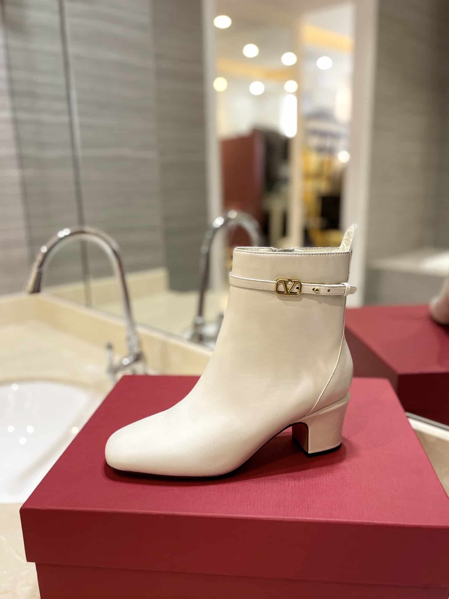 Valentino Garavani Tan Go Ankle Boot In Calfskin Leather White