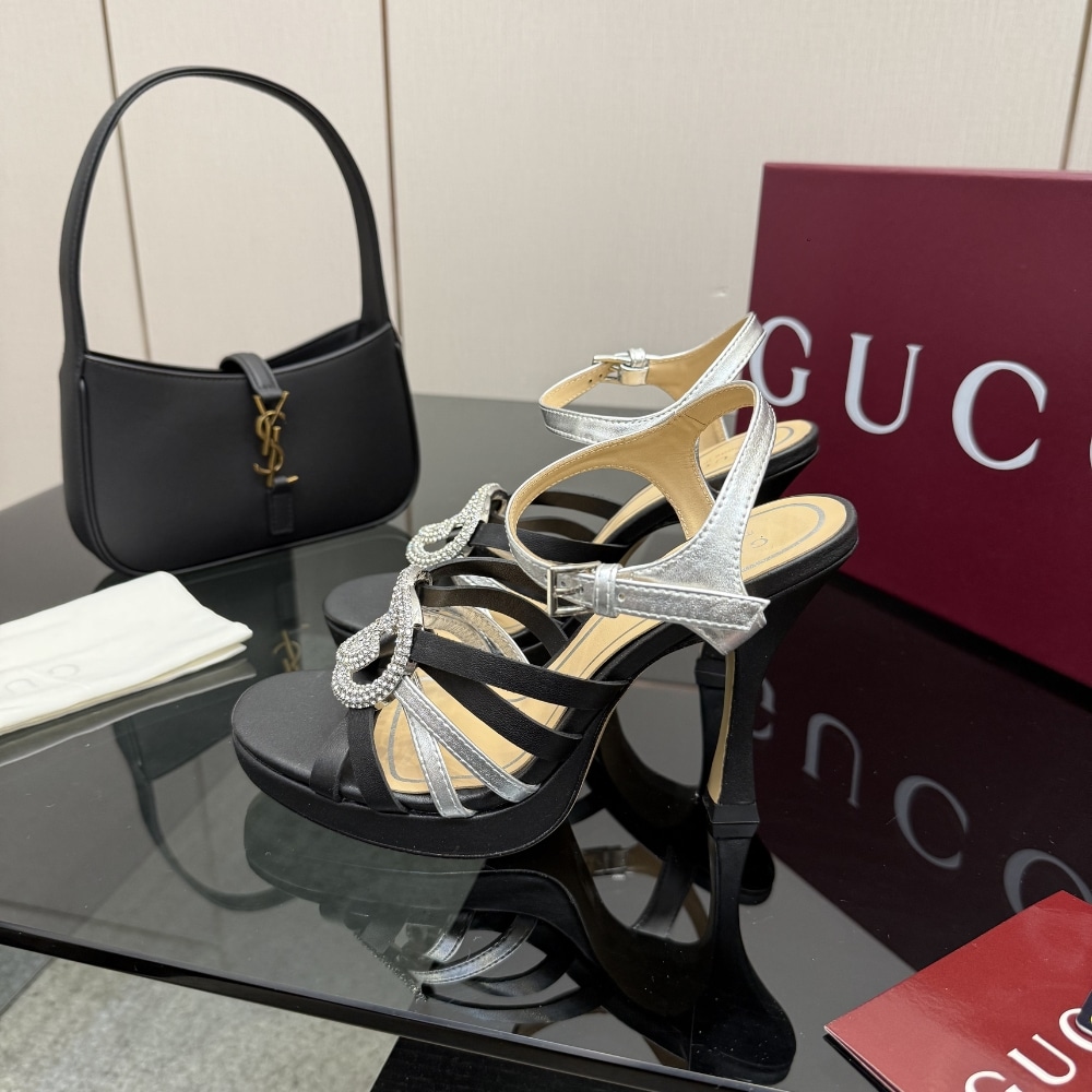 Gucci Women Pump With Crystal Interlocking G Black 852355 Aafsh 8142