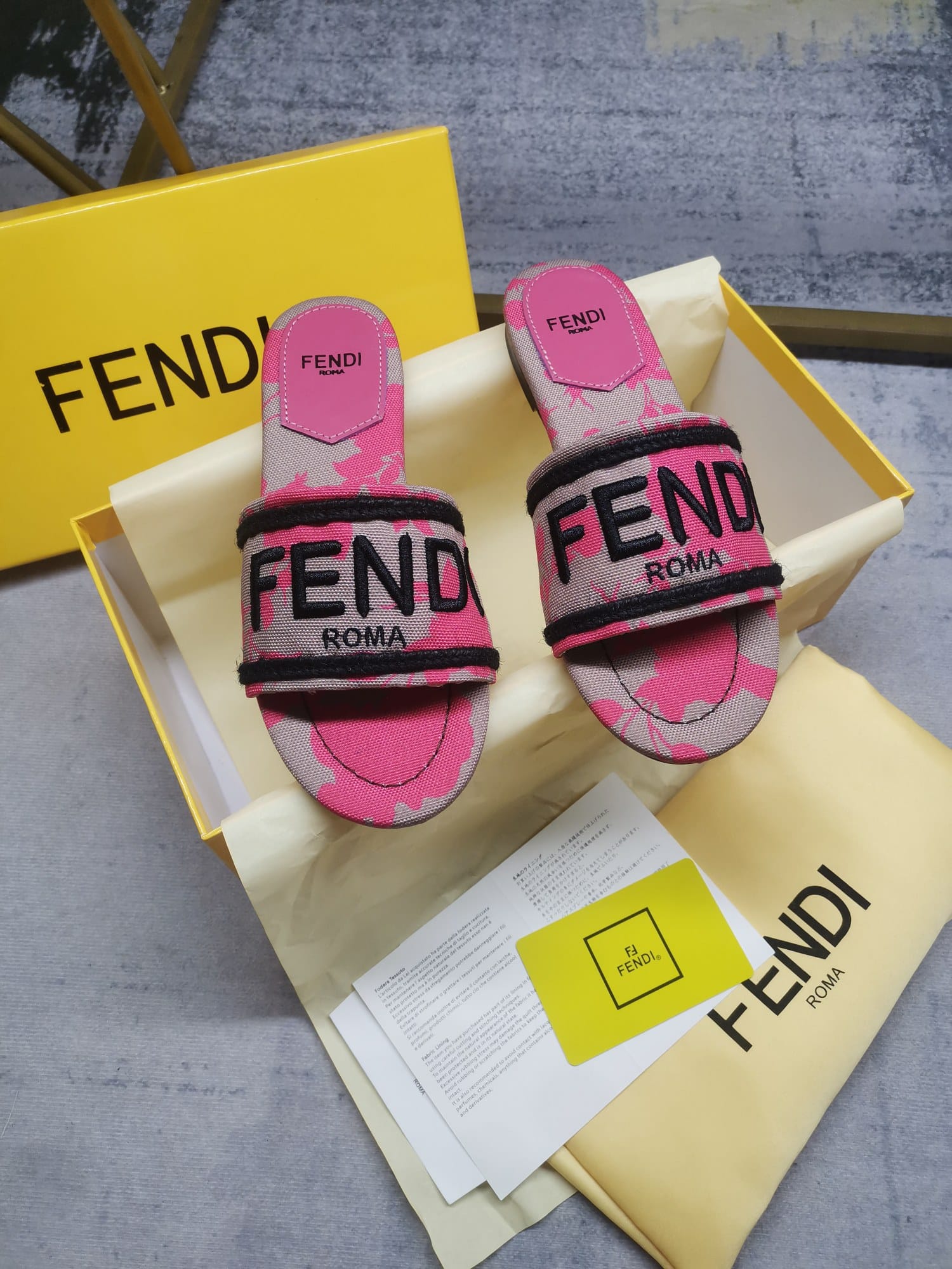 Fendi Signature Canvas Slides Pink 8R8092An7Mf1Kou