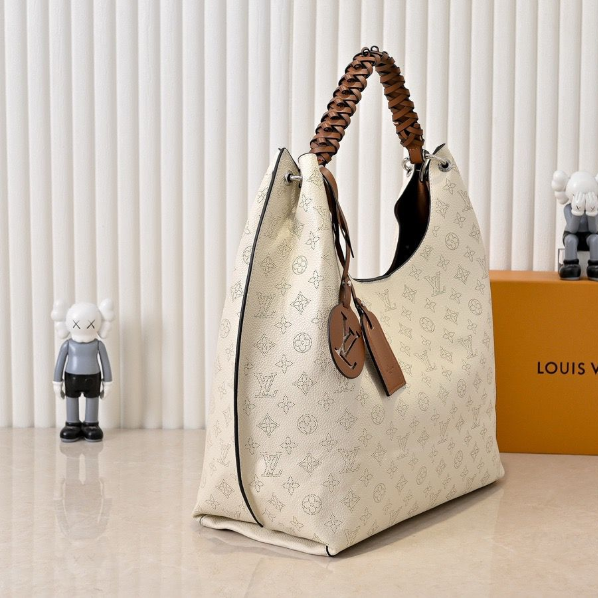 Louis Vuitton Carmel Hobo Bag 40cm/15.75in
