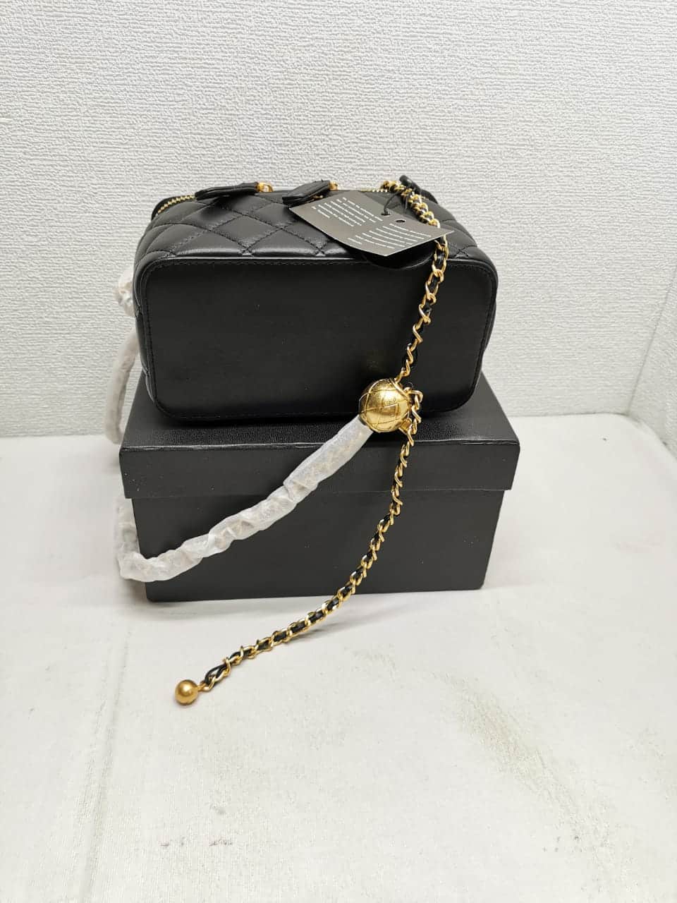 Chanel Pearl Crush Vanity Case With Chain In Black 17Cm