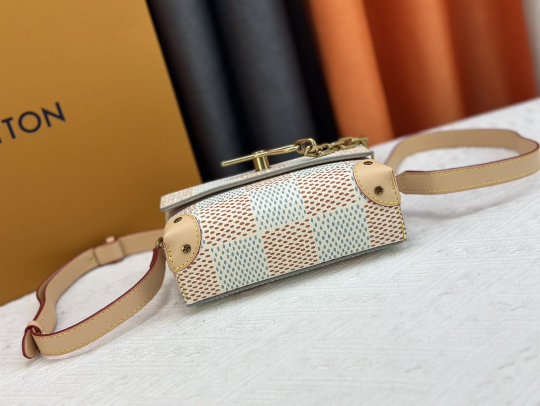 Louis Vuitton Steamer Wearable Wallet White 18Cm N40674