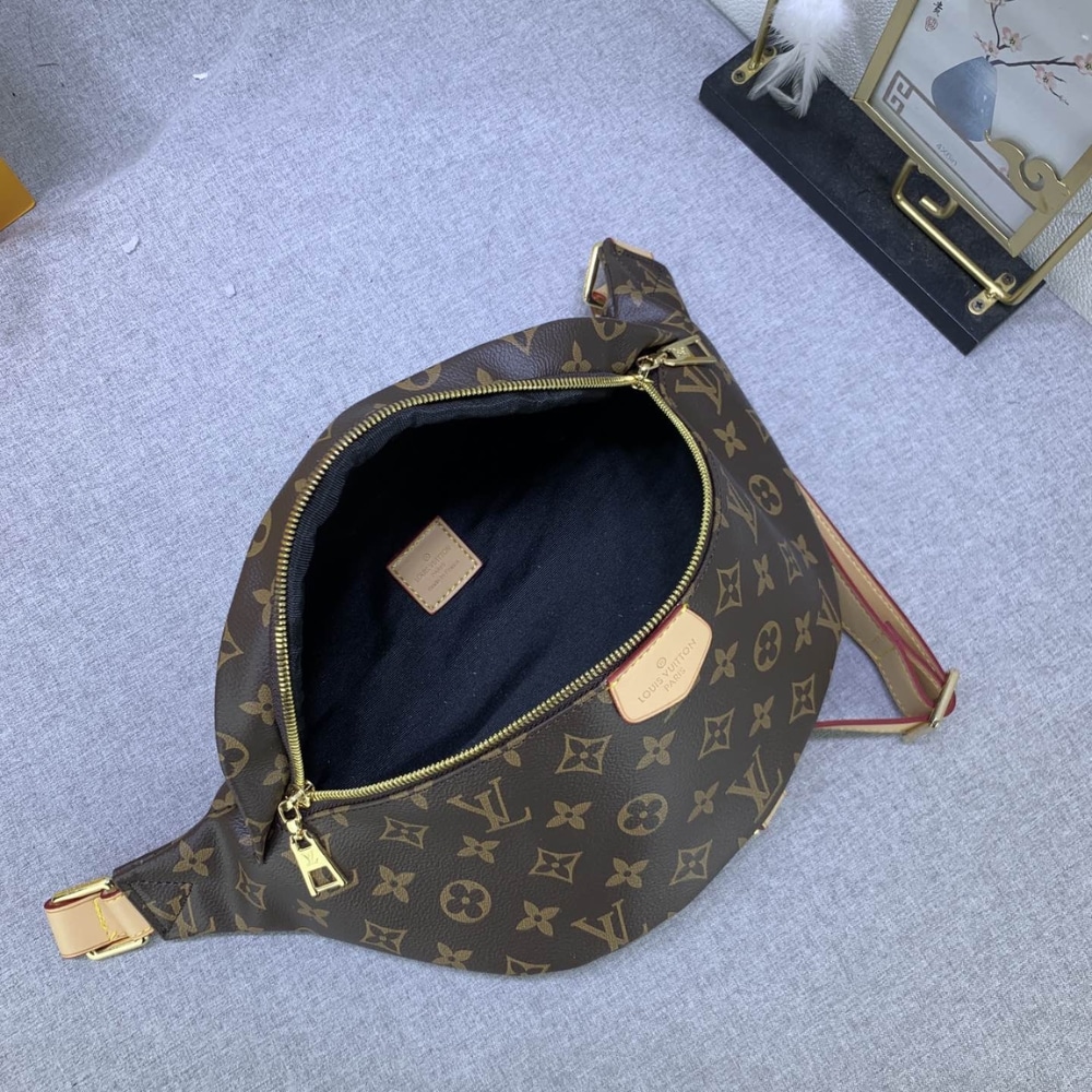 Louis Vuitton Bumbag Monogram Canvas Brown 37cm M43644