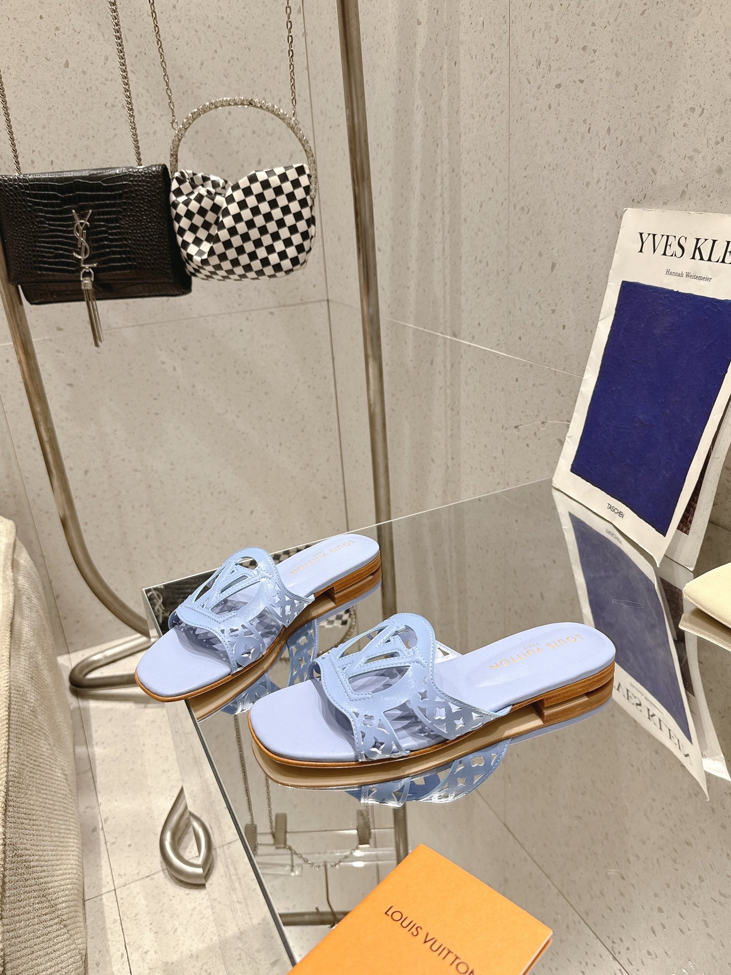 Louis Vuitton LV Isola Flat Mule Blue 1AGYQ6