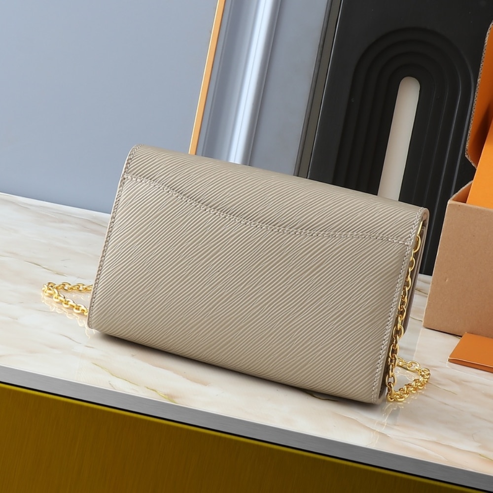 Louis Vuitton Pochette Louise Bag Champagne 22cm M12789