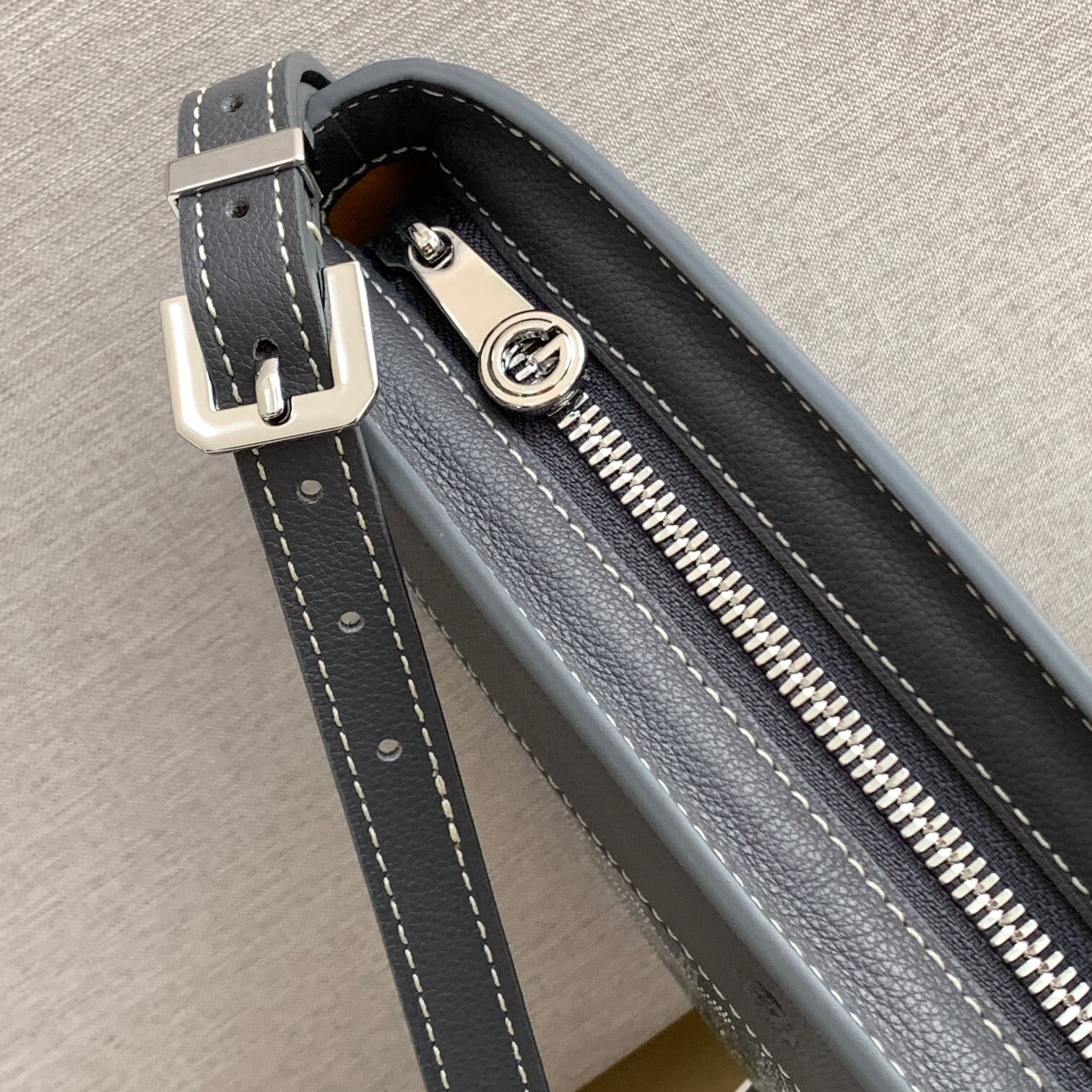 Goyard Hirondelle Bag – Bagistry Closet Grey 25cm