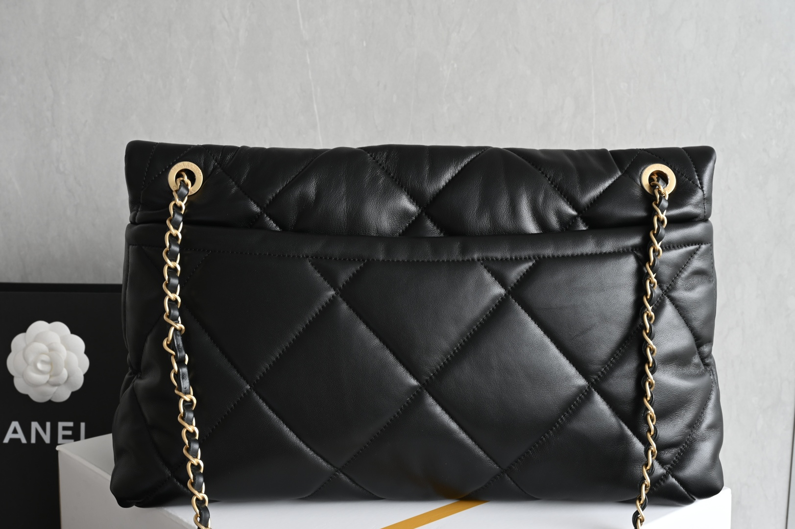 25K Hobo Shopping Bag in Black Quilted Shiny Lambskin with Gold-Tone Hardware