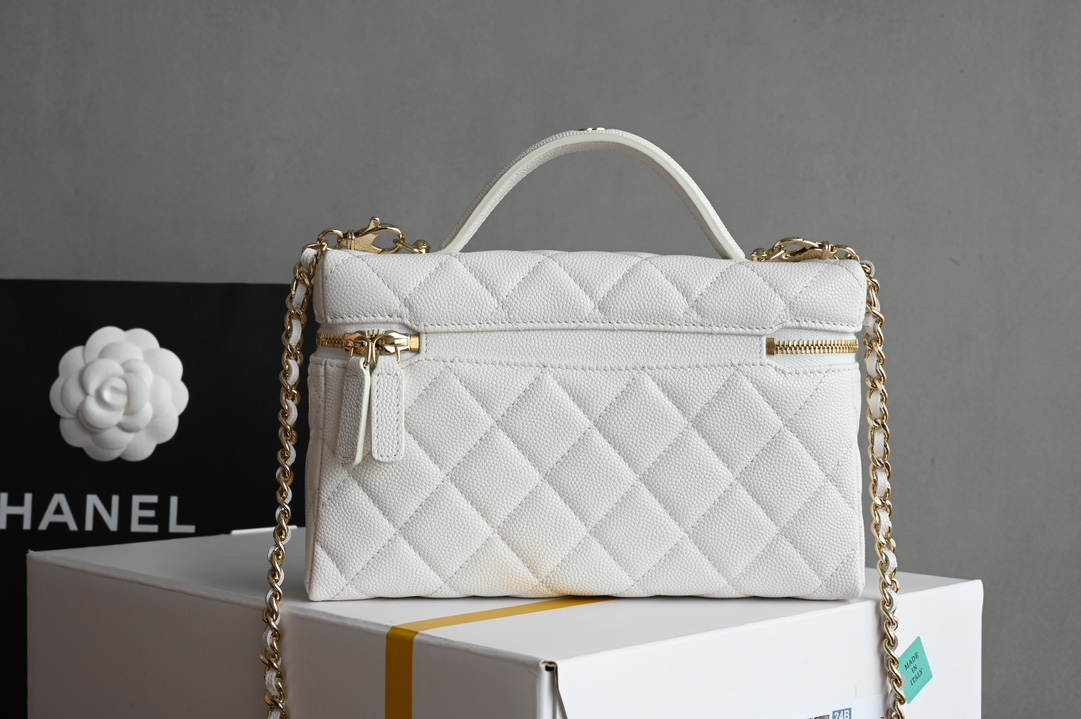 Small Vanity Case (LP Lunch Box Bag) in White Quilted Caviar Calfskin with Light Gold-Tone Hardware