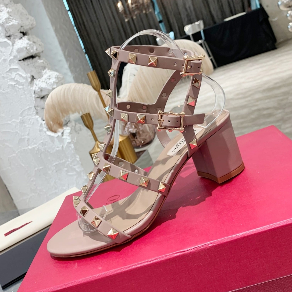 Valentino Garavani Rockstud Ankle Strap Sandal Beige 5W2S0491Vbp P45