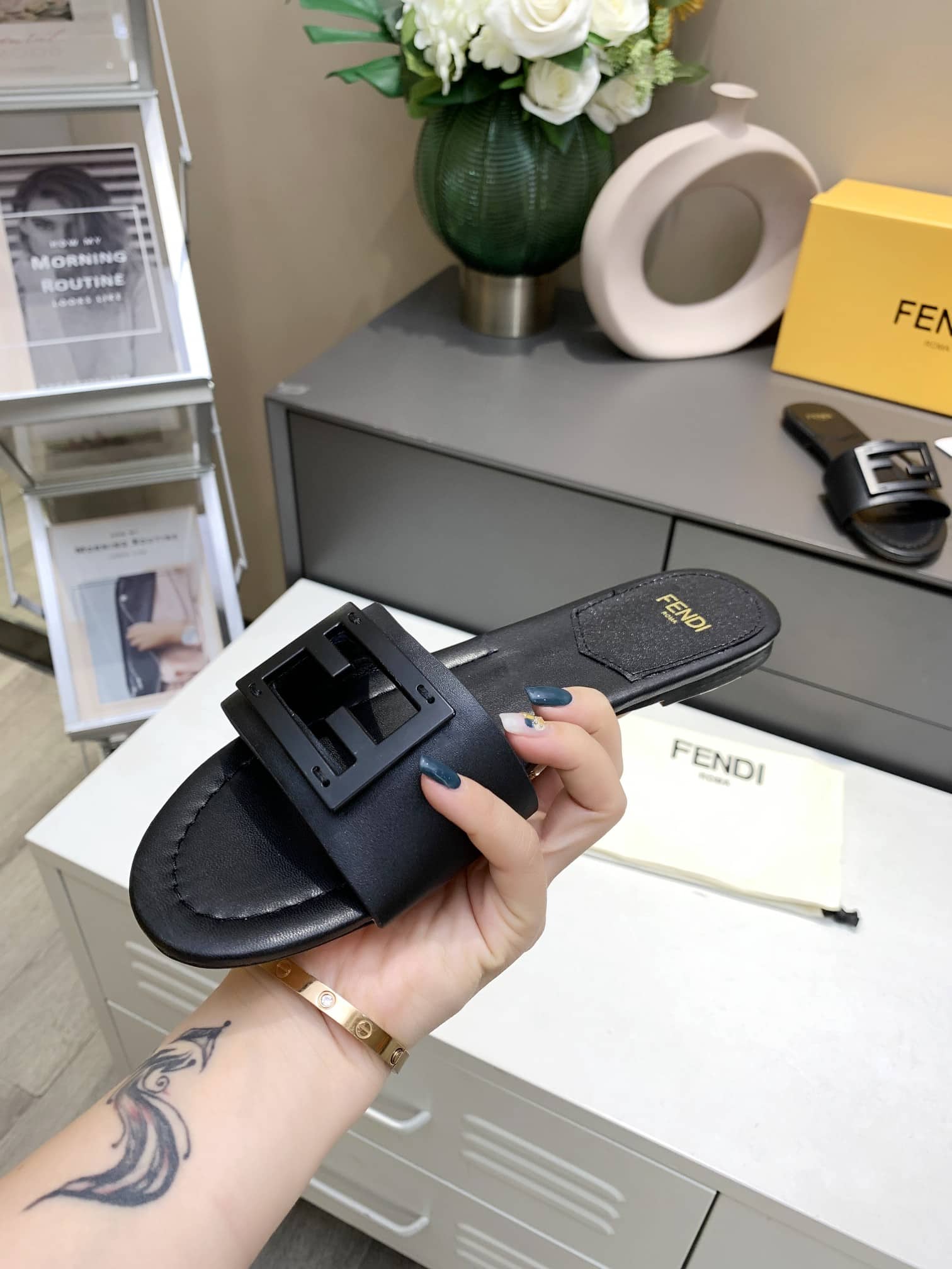 Fendi Signature Leather Sandals Slide Black 0400014271536