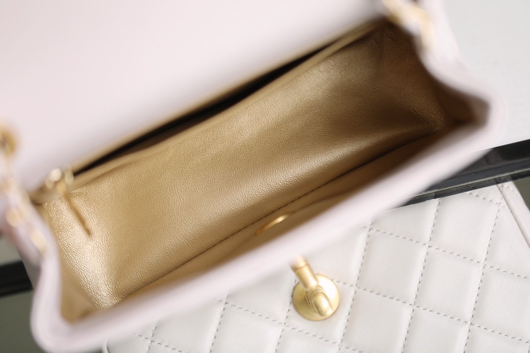 Chanel Quilted Mini Flap Bag Cream 18Cm/7in