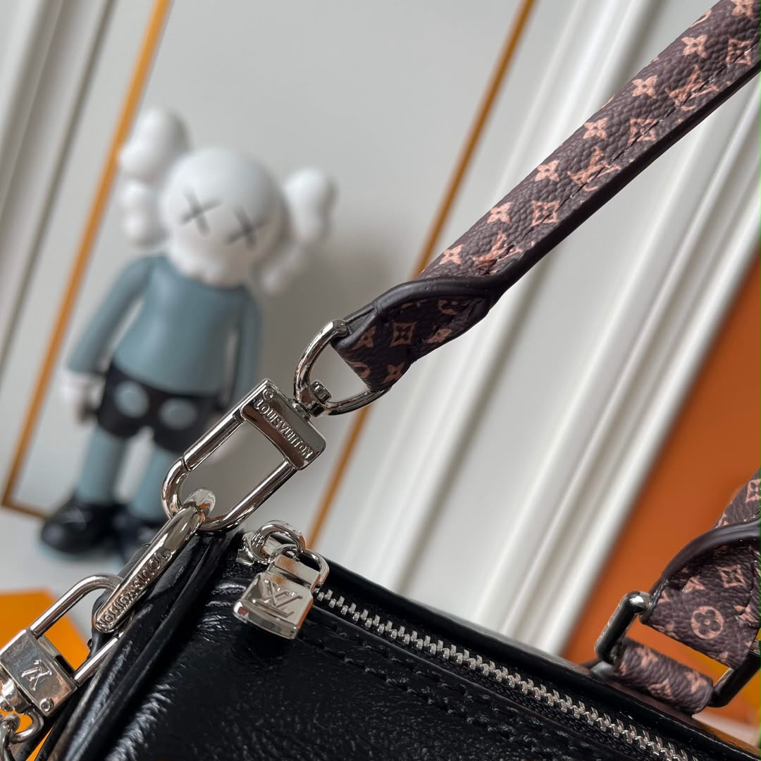 Louis Vuitton Speedy Soft 30 Bag Black LV Vibe M29419
