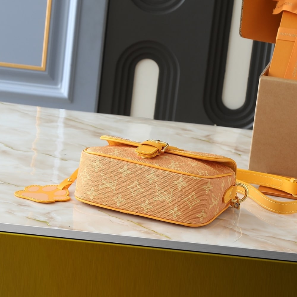 Louis Vuitton Montsouris Messenger Monogram Yellow 20cm M12694