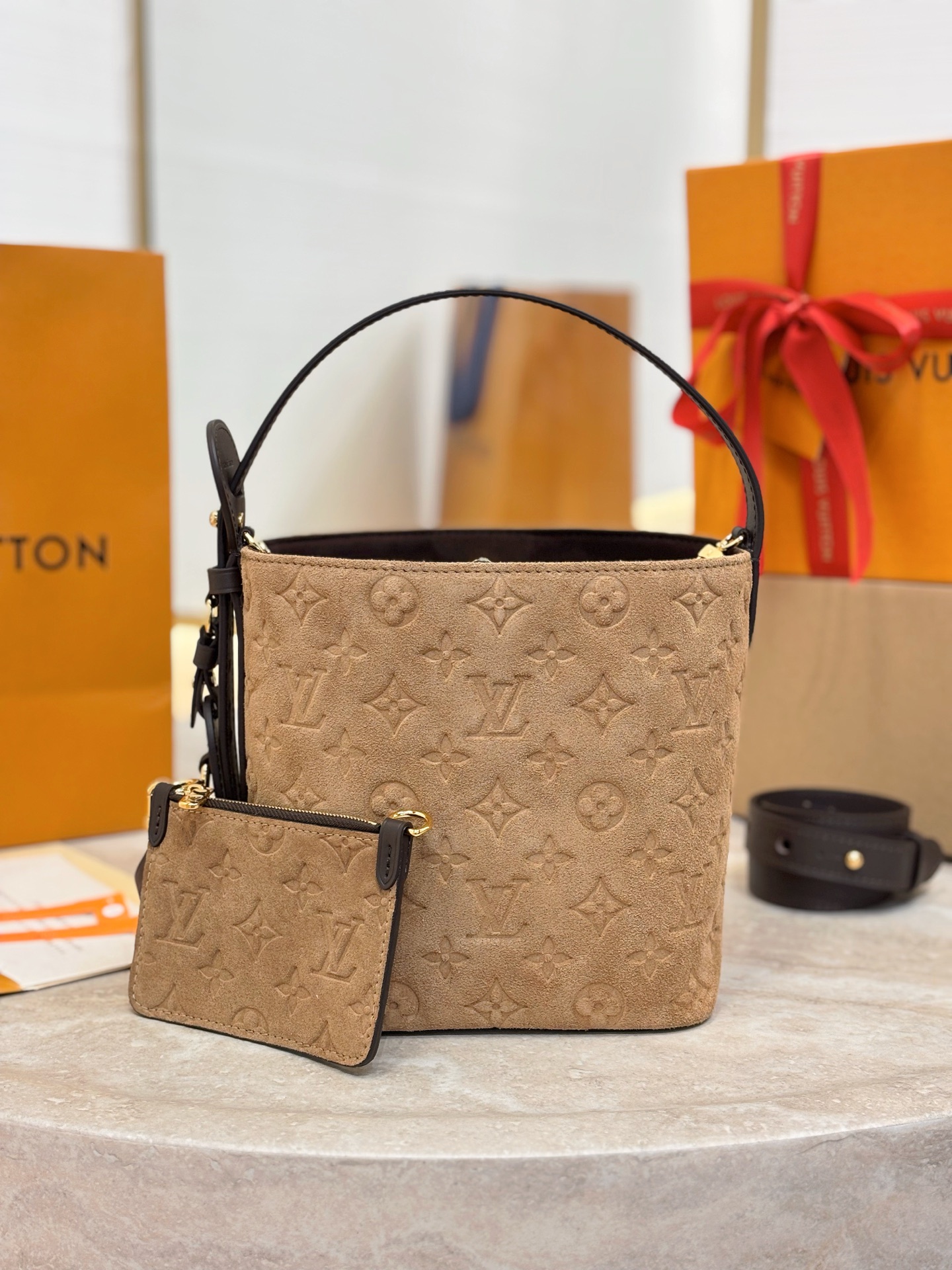 LV  M29834 Back to School All In BB