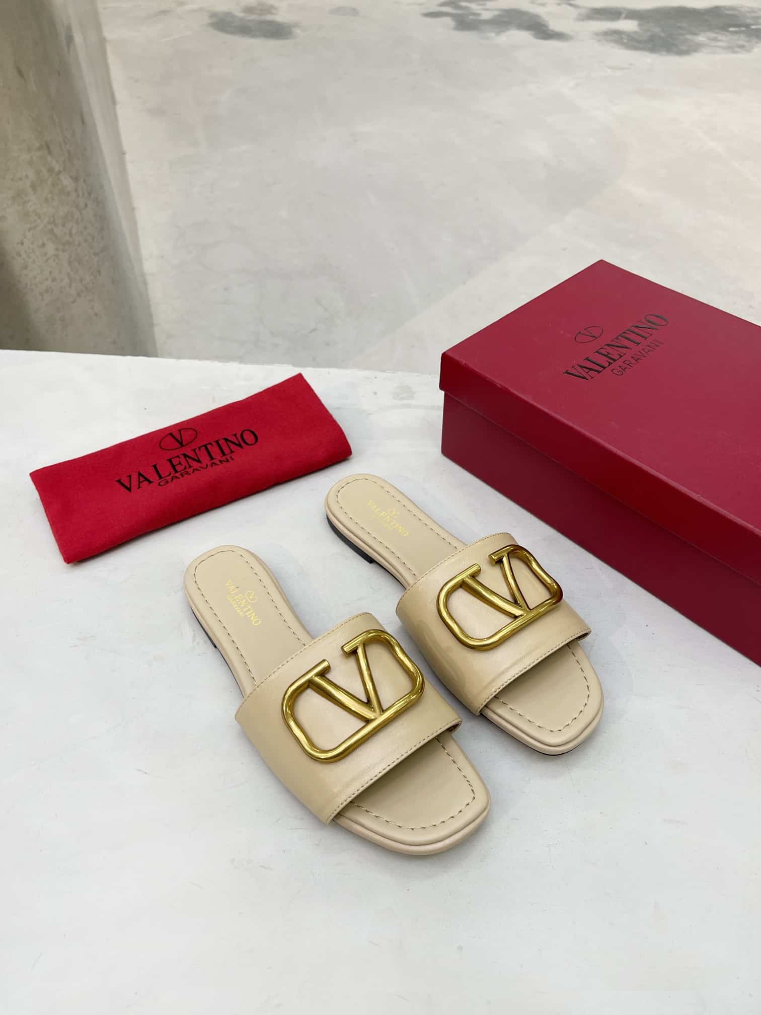 Valentino Garavani VLogo Signature Slide Sandal Beige